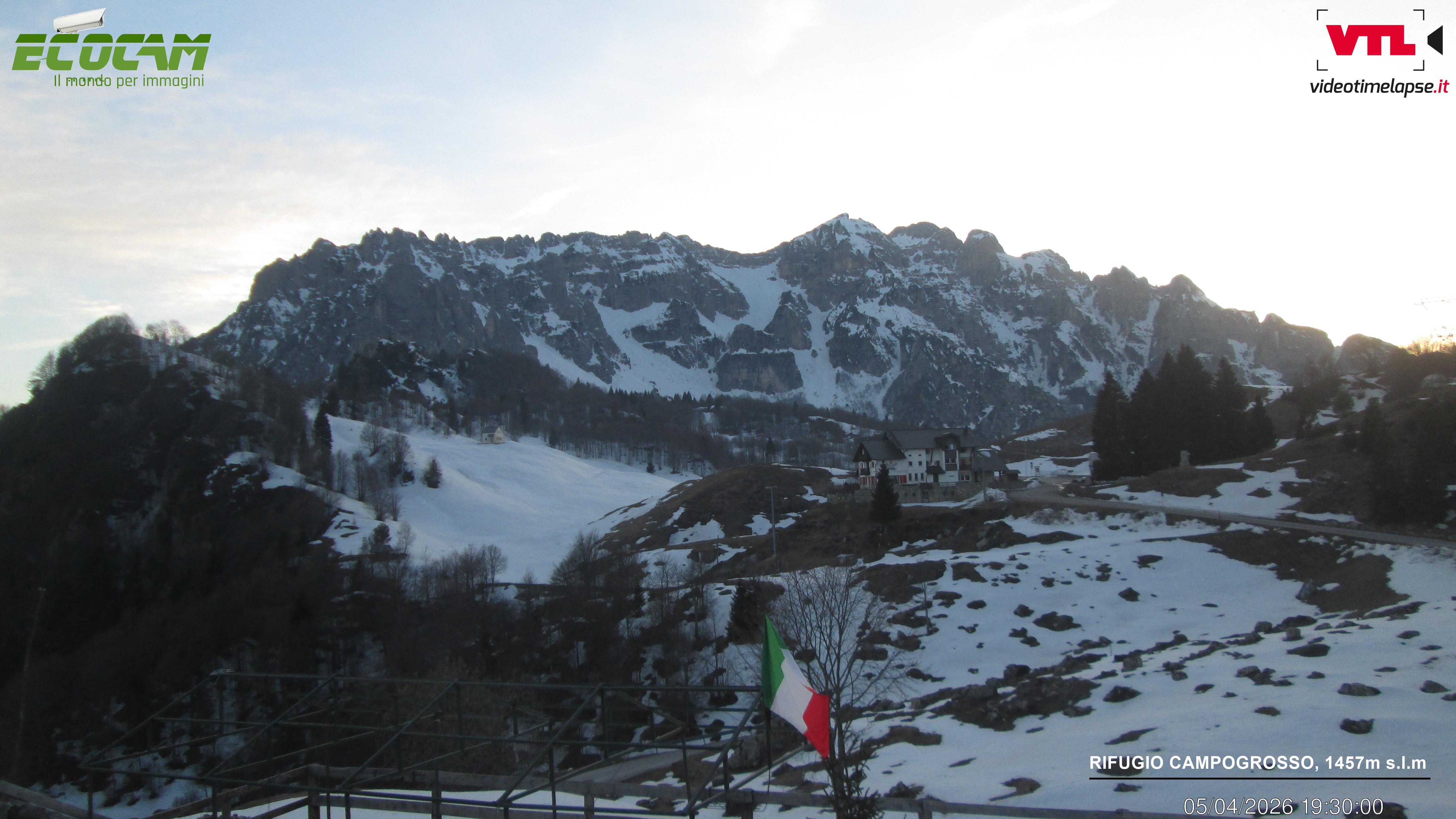 immagine della webcam nei dintorni di Altopiano dei Fiorentini: webcam Valli del Pasubio